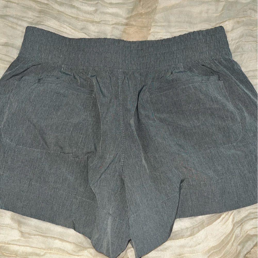 Shorts ! - Picture 3 of 3